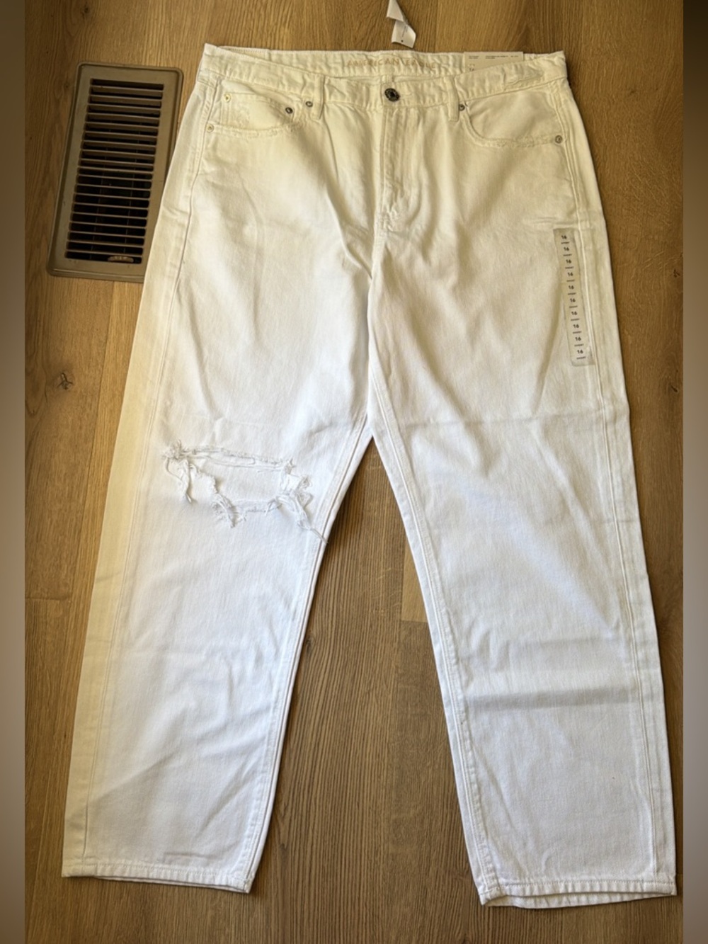American Eagle Outfitters White 90s Straight Leg Distressed Jeans